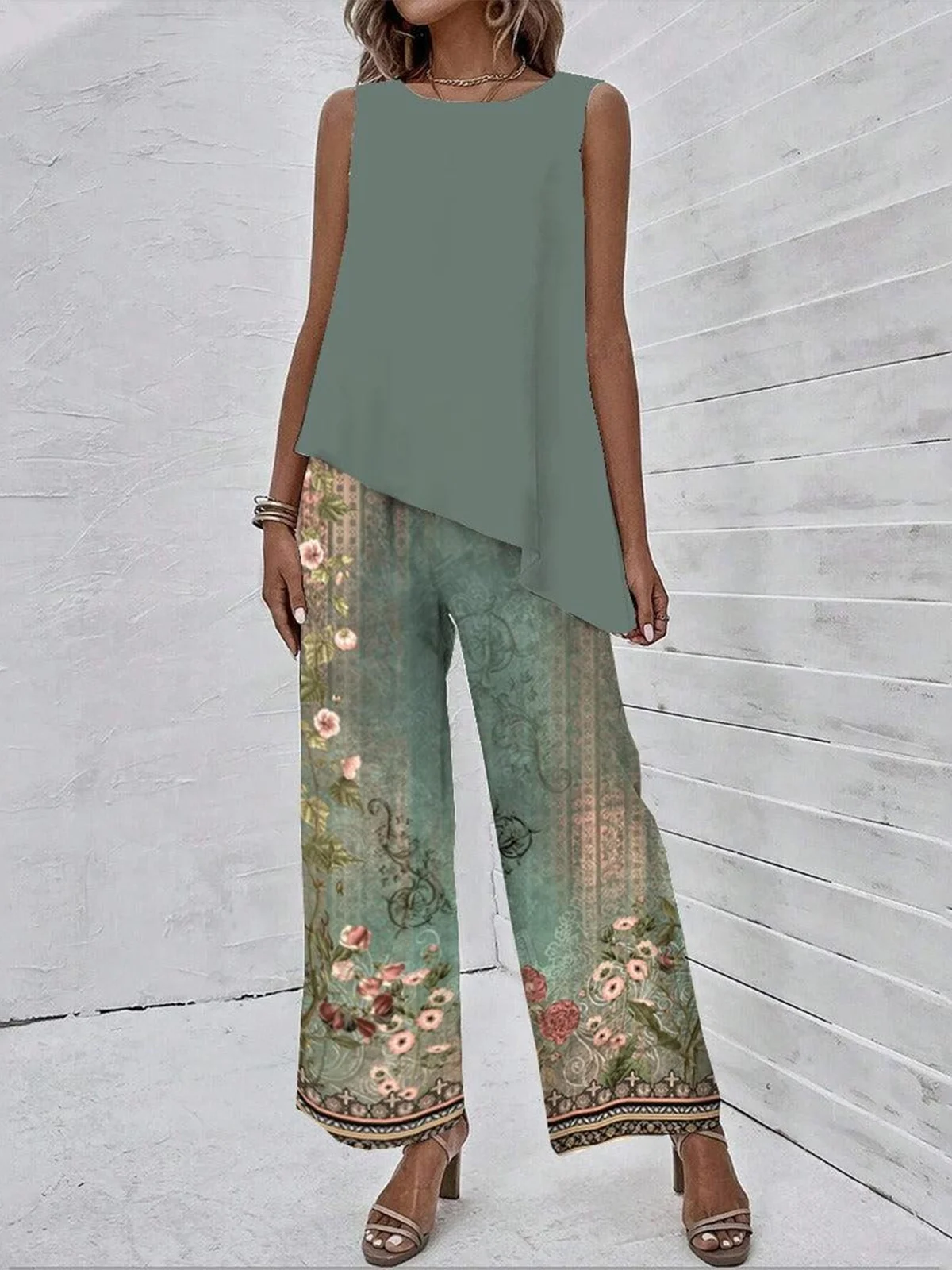 f3877376ebfb08fb5ee89069ef40fccb.png Women's Printed Loose Two-piece Set - Image 1